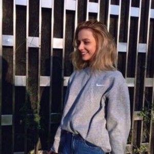 Meet your Posher, Monica